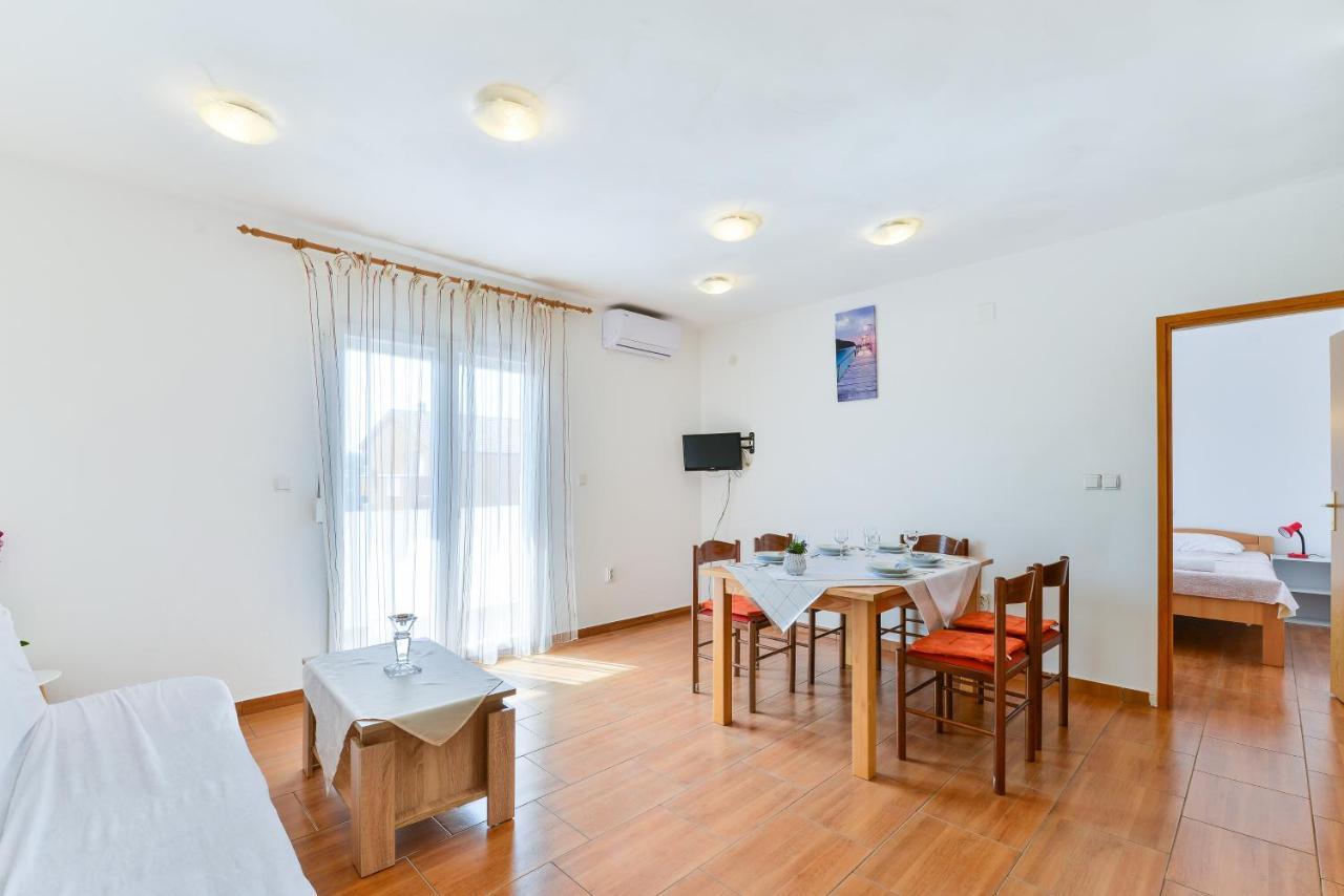 Apartments Citrus Turanj Exterior foto